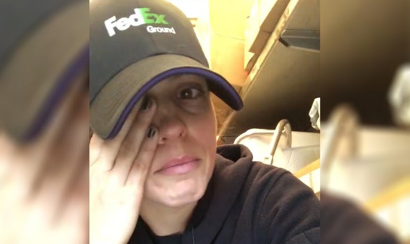 O relato da funcionária da FedEx, Amanda Riggan, se popularizou nas redes sociais. (Foto: Reprodução/Facebook)