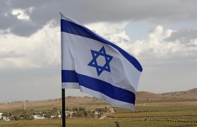 Bandeira de Israel nas Colinas de Golan. (Foto: Reprodu莽茫o/Ronald Jansen).