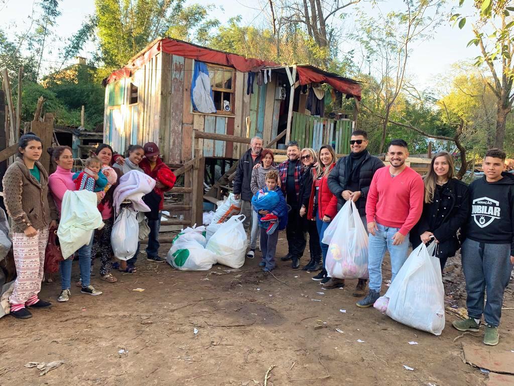 Distruição de donativos pelo Ministério Engel em Santa maria: (foto: ministério engel)